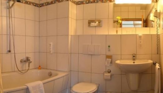 ホテル シュタット ナウムブルク 部屋 写真
