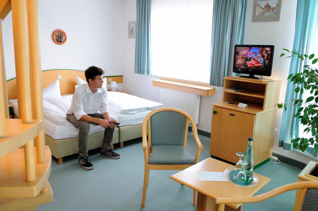 ホテル シュタット ナウムブルク エクステリア 写真